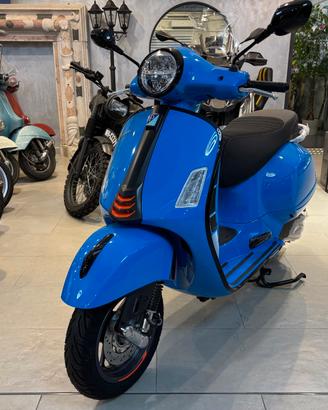 Vespa 310 GTS hpe Super Sport