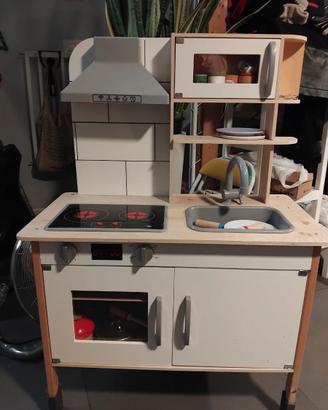 Cucina in legno per bambini