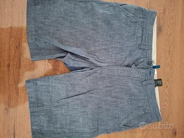 pantaloni corti 