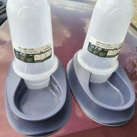 ciotole + dispenser cibo/acqua  per animali