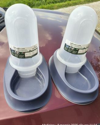 ciotole + dispenser cibo/acqua  per animali