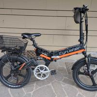 Bicicletta elettrica pieghevole