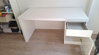 scrivania Ikea mod MALM