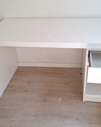 scrivania Ikea mod MALM