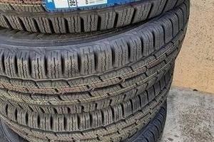 4 gomme nuove 205 70 15 toyo