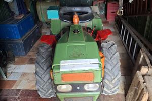 Trattrice agricola snodata