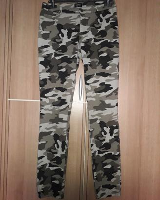 pantaloni