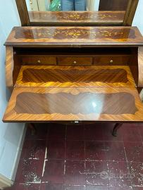 Scrittoio a ribalta antico