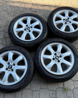 Cerchi con pneumatici invernali Mini Cooper 