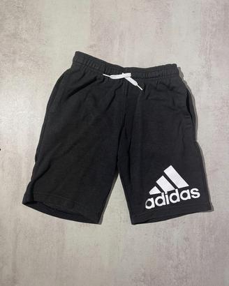 Pantaloncini Shorts Adidas Neri con Maxi Logo
