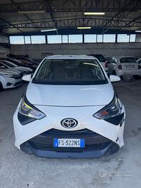 Toyota Aygo 1.0 VVT-i 69 CV 5 porte x-business MMT
