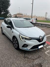 Clio V Full-hybrid 1.6cc