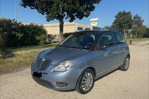 Lancia Ypsilon 1.3 MJT 75 CV Platino