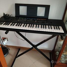 Pianola Yamaha con accessori