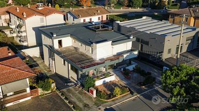 NEGOZIO A MONTICHIARI