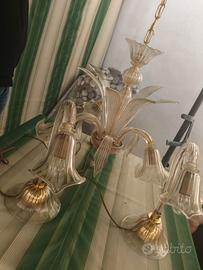 LAMPADARIO CON BAJOUR IN VETRO DI MURANO 