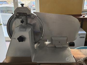 Affettatrice Professionale OMS NY350 350 mm trifas