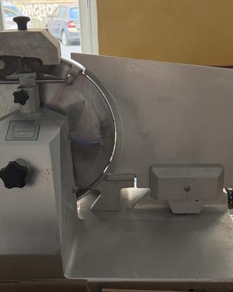 Affettatrice Professionale OMS NY350 350 mm trifas