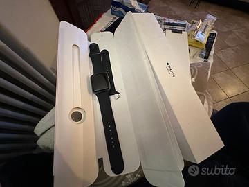 Apple Watch Series 3 | 3 Cinturini | Batteria OK