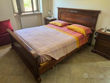 Camera realizzata in legno, artigianalmente.