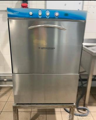 Lavastoviglie professionale