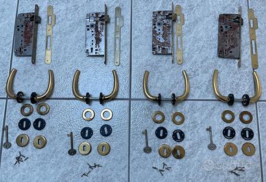 Serrature, incontri e maniglie AGB chiave