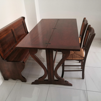 Panca tavolo e sedie