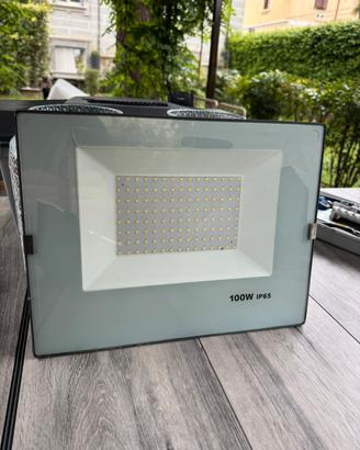 FARETTI  LED 100W IP65 – SET DA 3
