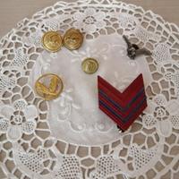 Vecchi bottoni e accessori  militari vintage 