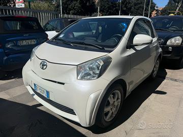 Toyota iq