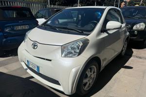 Toyota iq