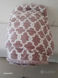 due coperte singole e  una matrimoniale nuove