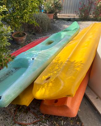 Si vendono Canoe singole,doppie e camminamento