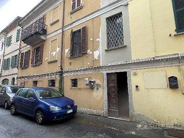 Immobile in asta di 158 m² con 5 locali e box auto