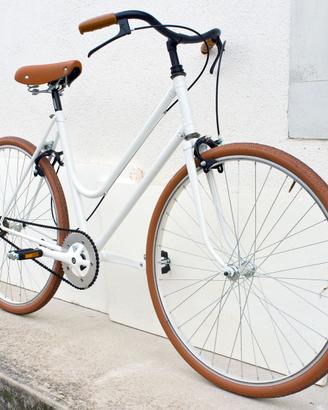 Bici da donna modern vintage restaurata