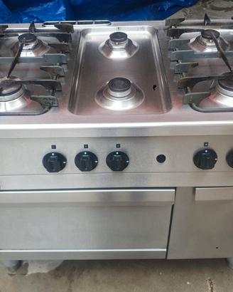Cucina sei fuochi zanussi professionale con forno