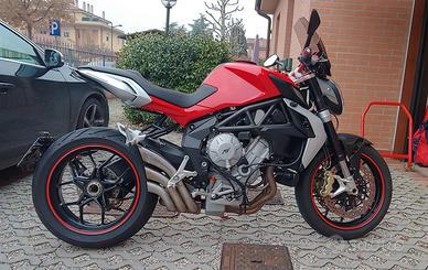 Mv Agusta Brutale 675
