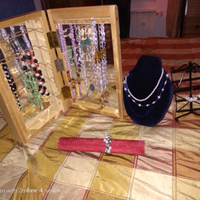 Espositori per bigiotteria artigianale