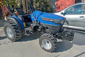 Trattore agricolo 4x4  26 CV  Farmtrac 