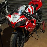 Yamaha R1