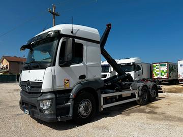 Mercedes Actros 2543 Scarrabile con gancio
