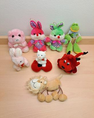 Peluches vari medio-piccoli e piccoli