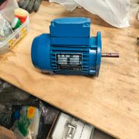 motore monofase 230volt