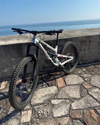 Mountainbike Commencal Clash