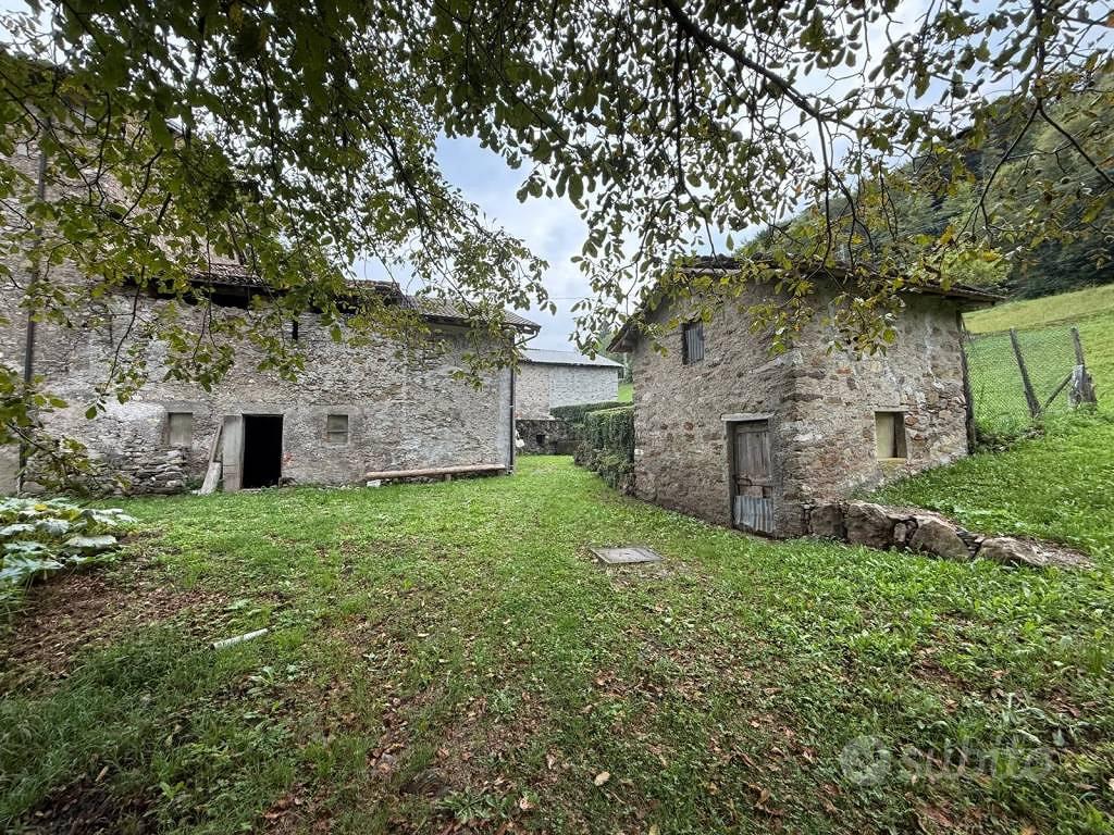 Rustico / Casale di 8585 m² a Parlasco - Vista 5