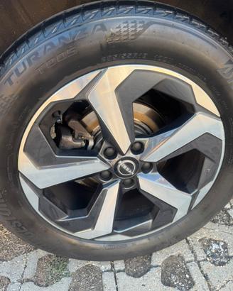 Cerchi in lega 18 e pneumatici nissan originali
