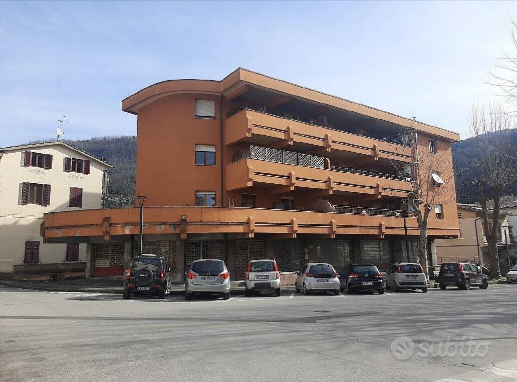 Locale commerciale a Lucca