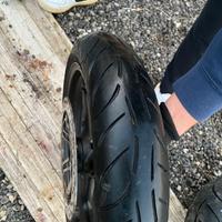 Gomma MetzellerM7 e Cerchio Honda Hornet ANTERIORE