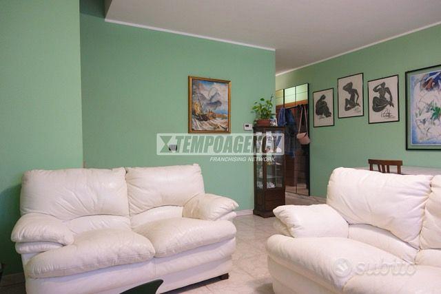 VILLA A SCHIERA CON GIARDINO !! - Vista 2