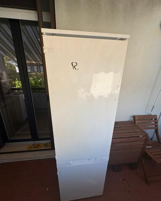 Frigorifero Hotpoint Ariston con congelatore